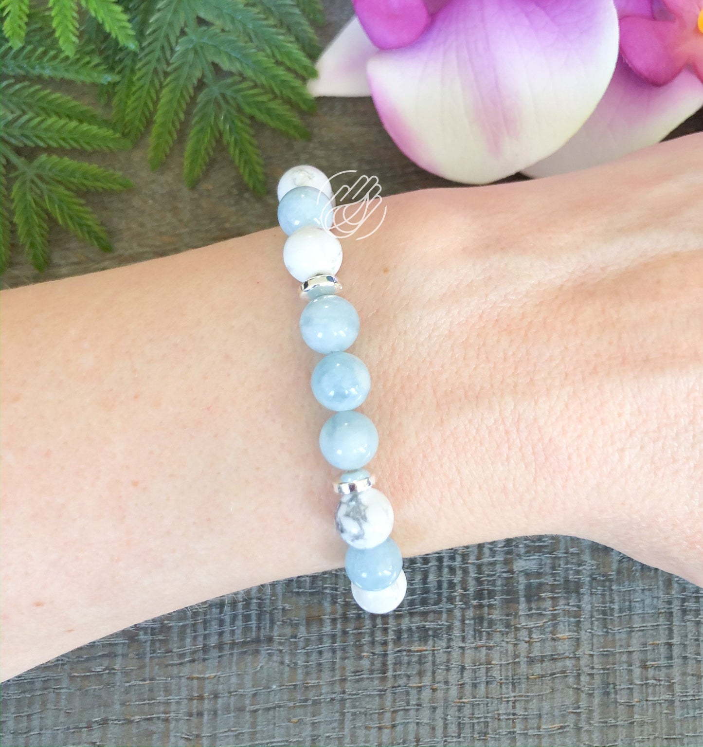 Aquamarine and Howlite Healing Crystals Gemstone Bracelet